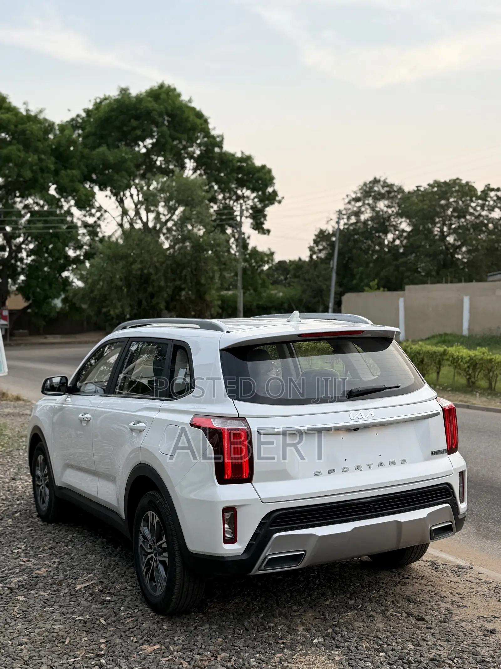Kia Sportage EX 2021 White