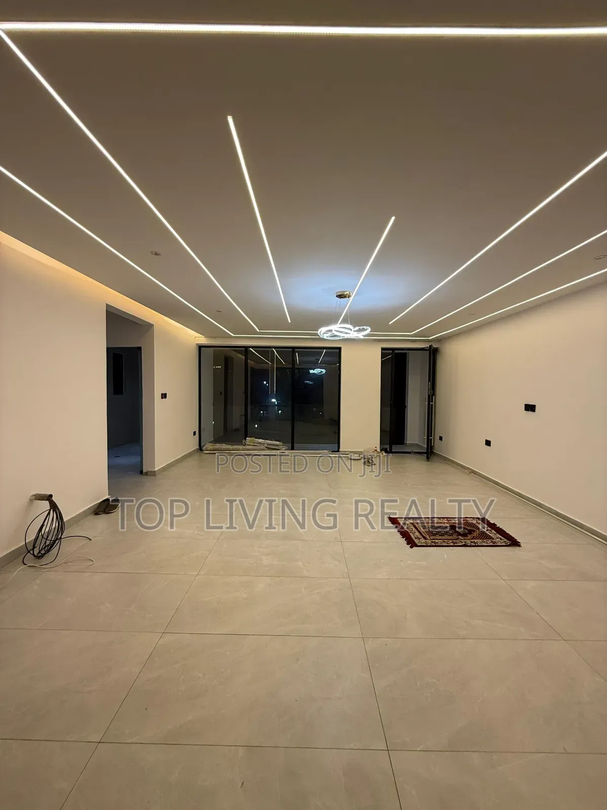 5bdrm House in Adjiringanor, Adjiriganor for sale