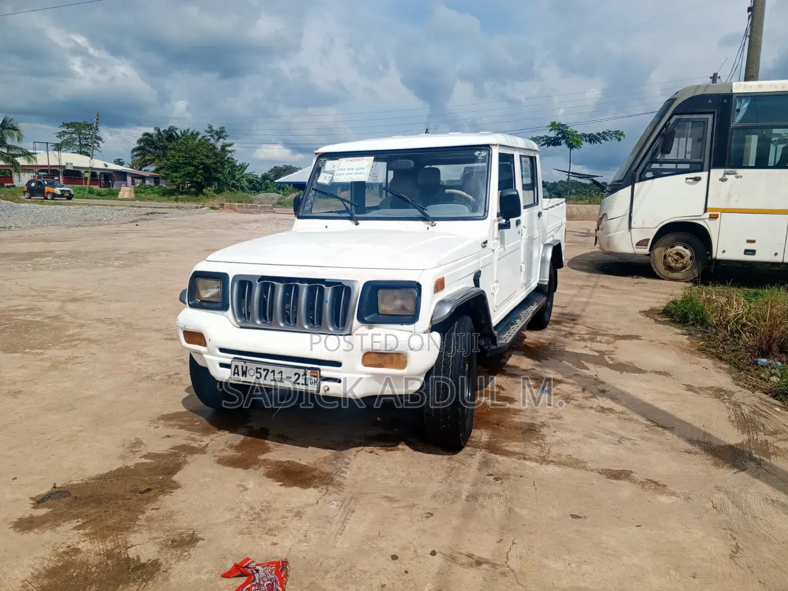 Mahindra Commander 2012 White