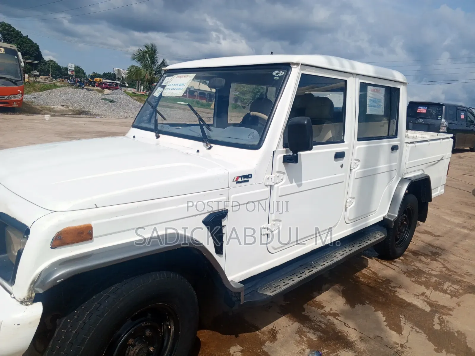 Mahindra Commander 2012 White