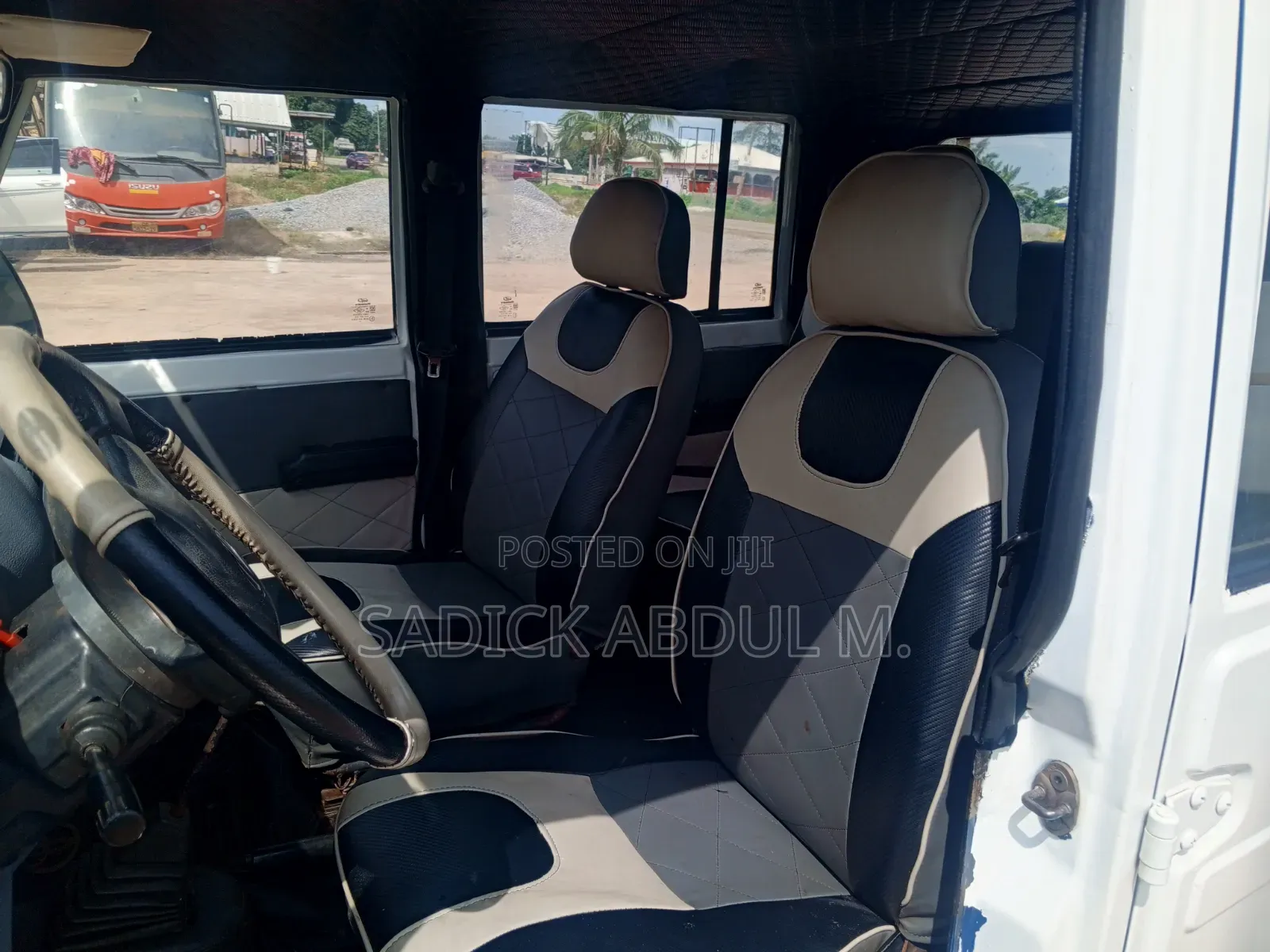 Mahindra Commander 2012 White