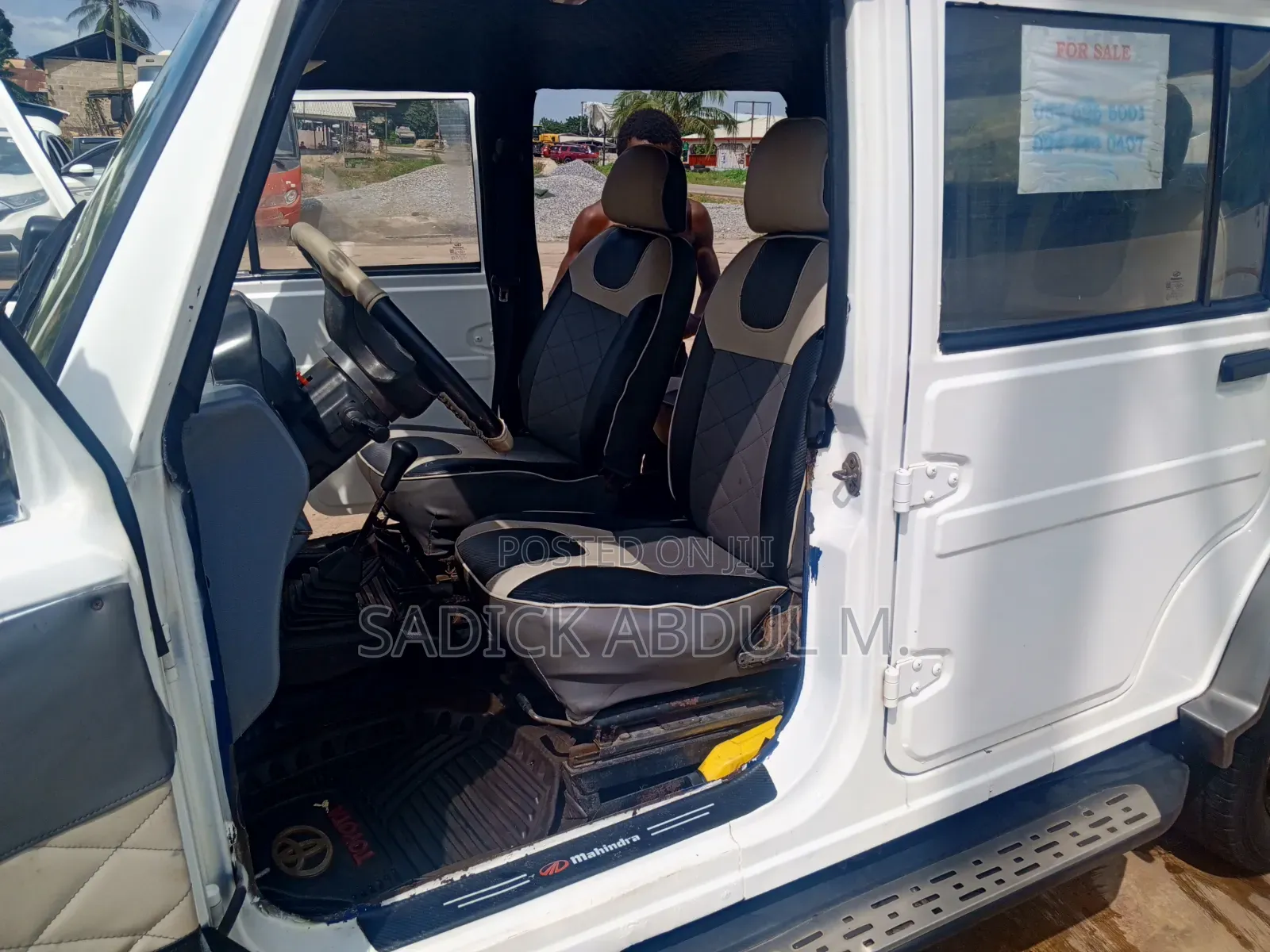 Mahindra Commander 2012 White