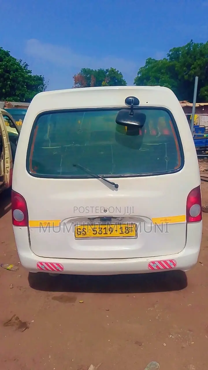 Hyundai H-100 2004 White