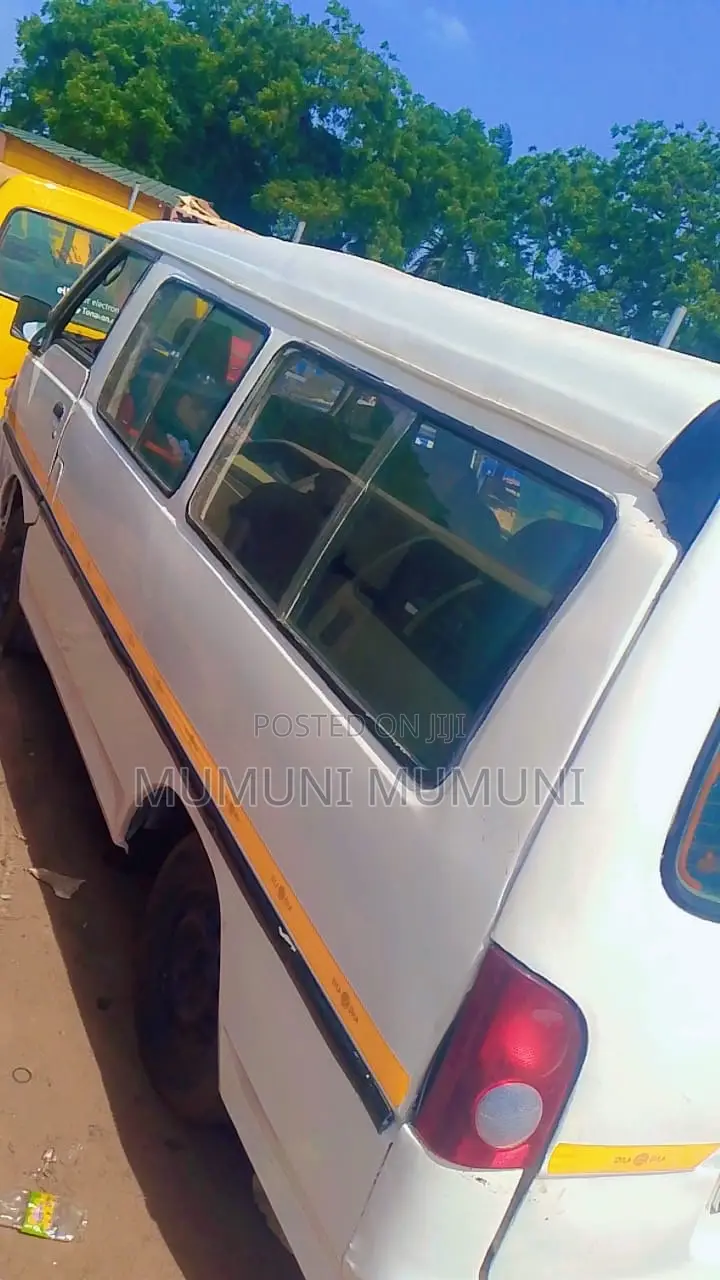 Hyundai H-100 2004 White