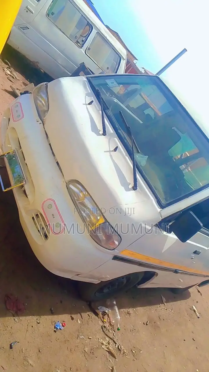 Hyundai H-100 2004 White