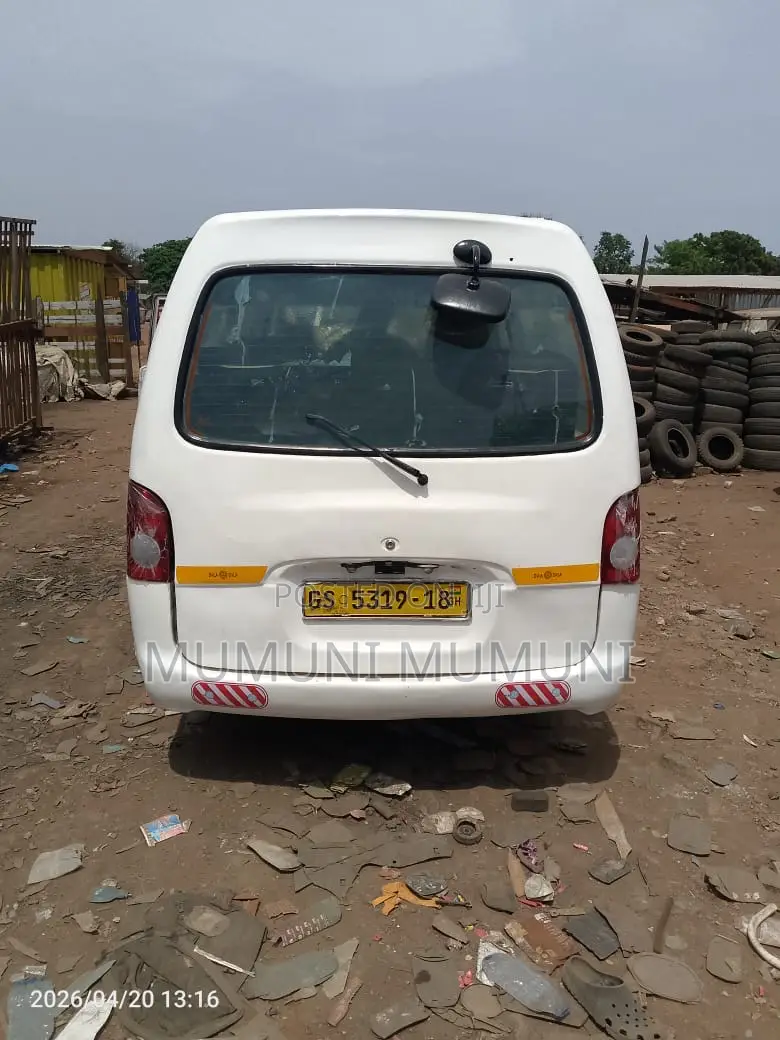 Hyundai H-100 2004 White