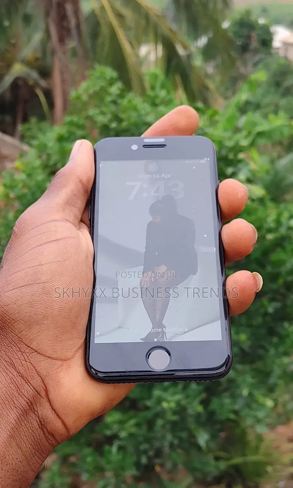 Apple iPhone SE (2022) 128 GB Black
