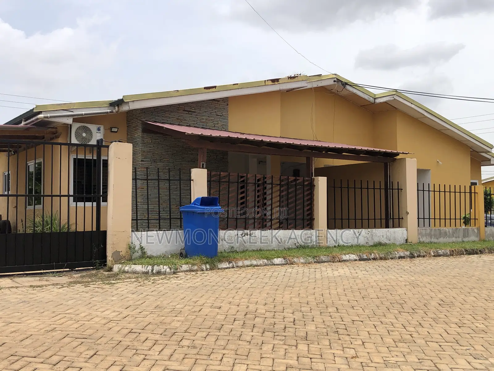 2bdrm Bungalow in Amrahia, Accra Metropolitan for sale