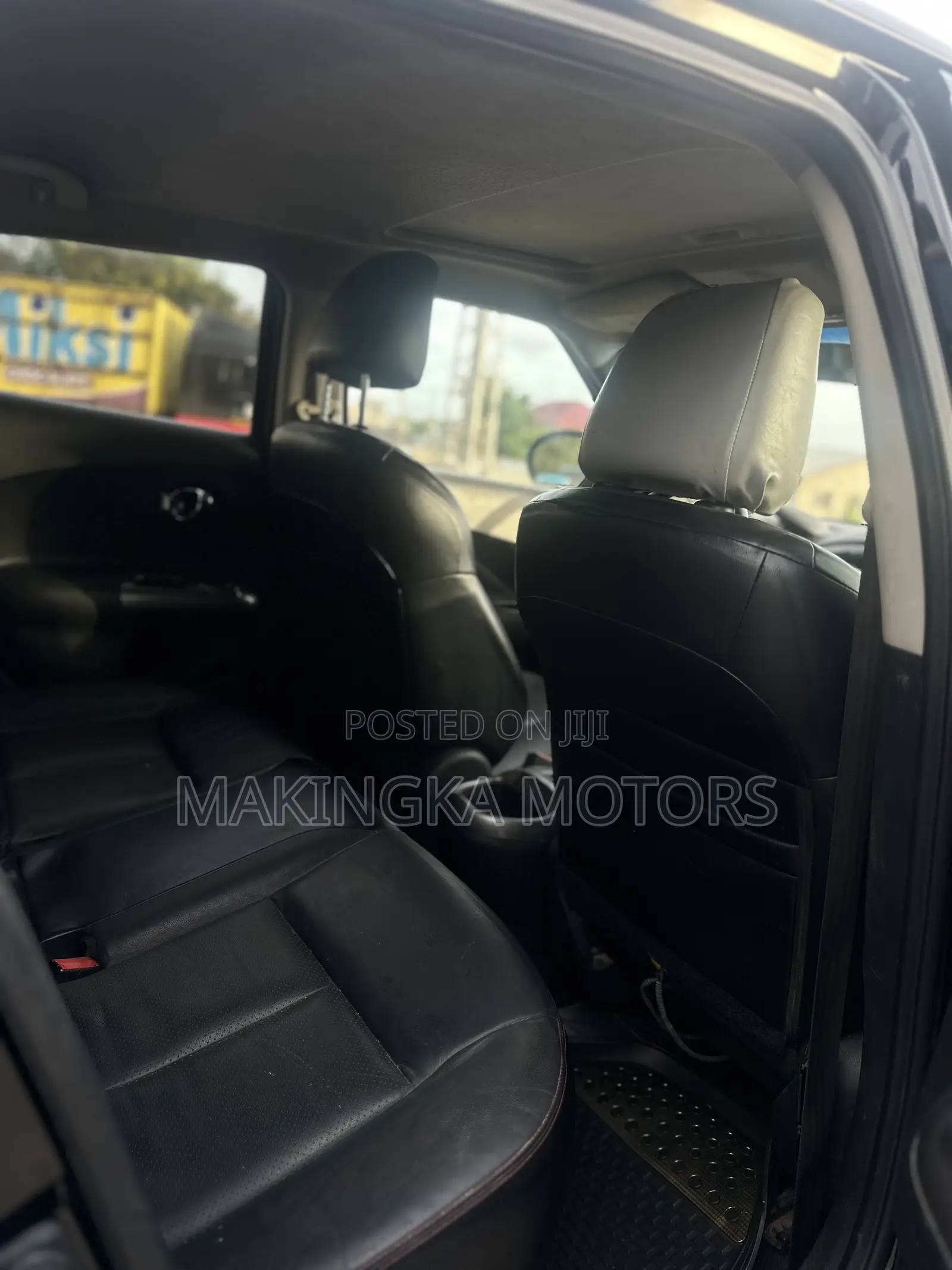 Nissan Juke SV 4dr Hatchback AWD (1.6L 4cyl Turbo CVT) 2014 Black