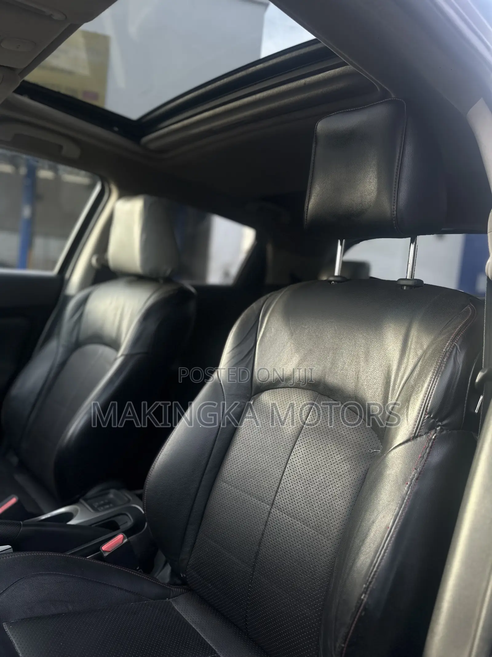 Nissan Juke SV 4dr Hatchback AWD (1.6L 4cyl Turbo CVT) 2014 Black