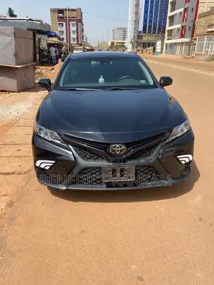 Toyota Camry SE FWD (2.5L 4cyl 8AM) 2018 Black