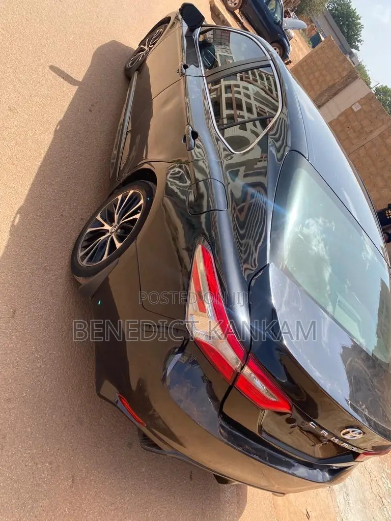 Toyota Camry SE FWD (2.5L 4cyl 8AM) 2018 Black