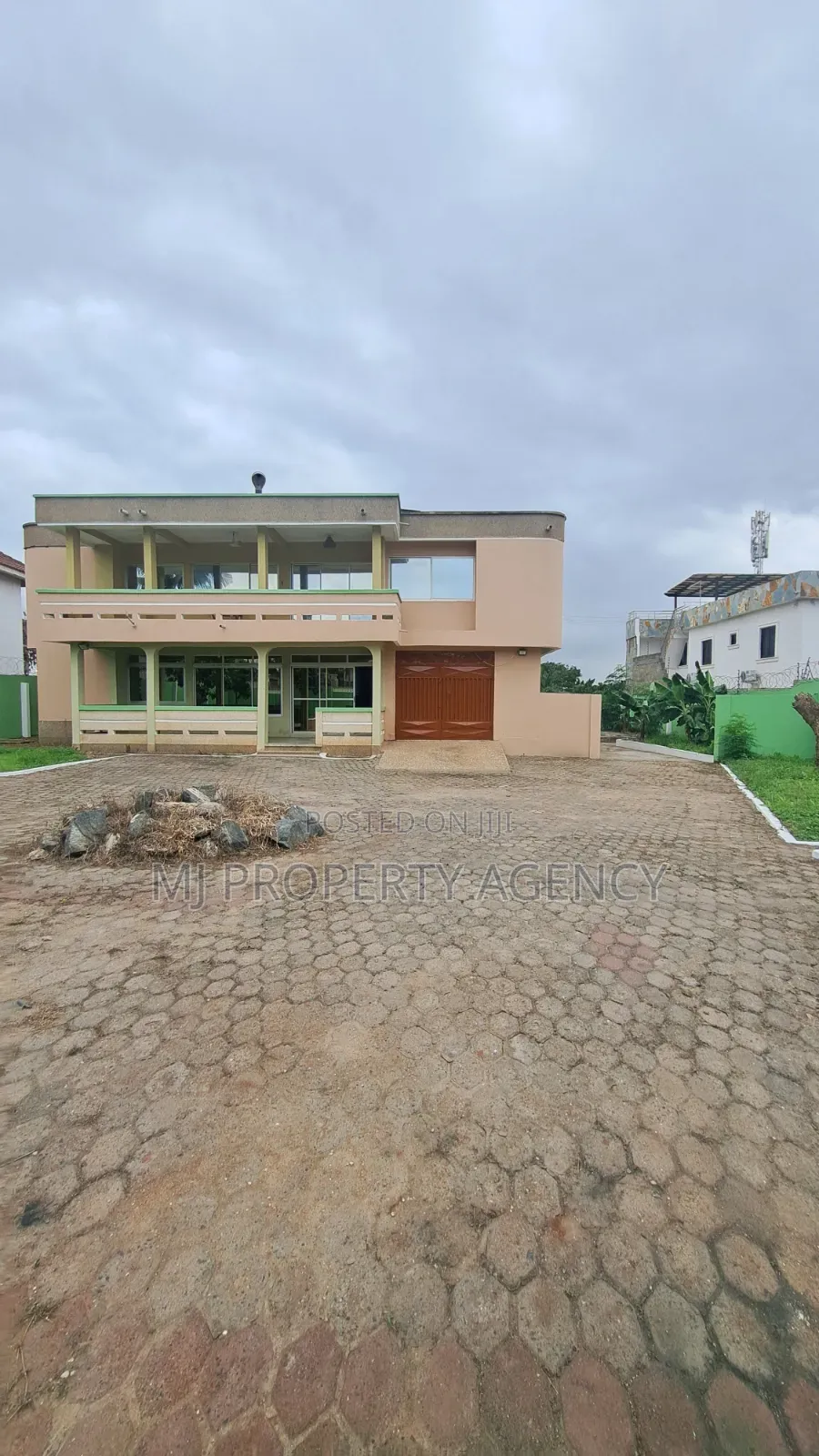 7bdrm House in Community 12, Sakumono for rent
