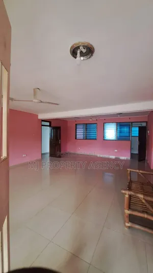7bdrm House in Community 12, Sakumono for rent