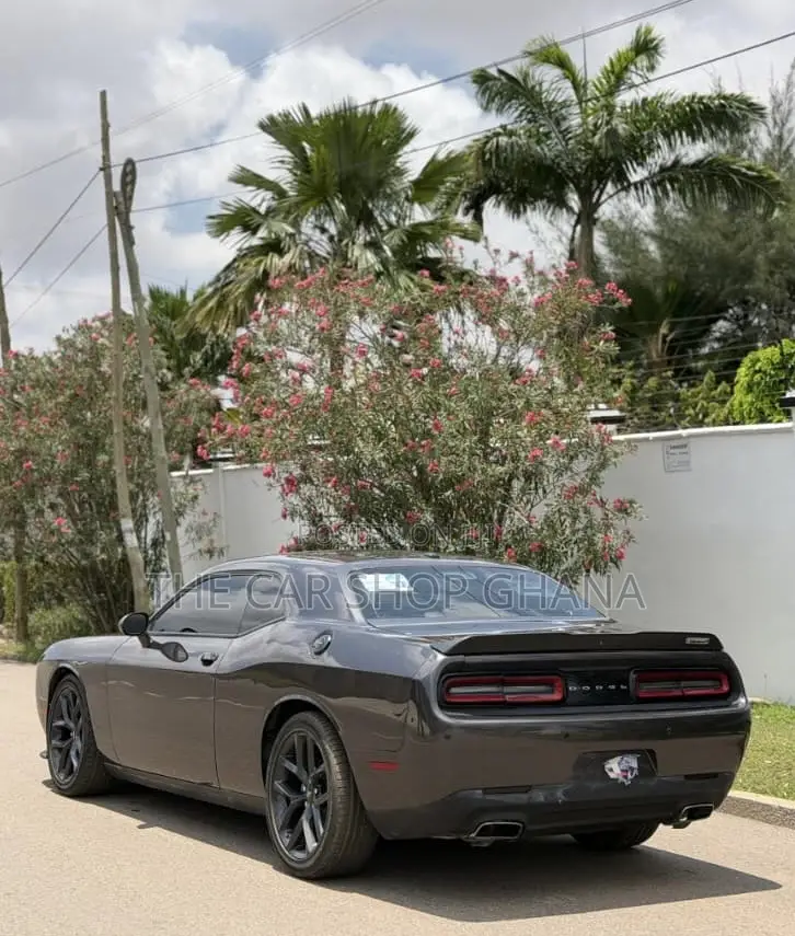 Dodge Challenger GT 2022 Gray