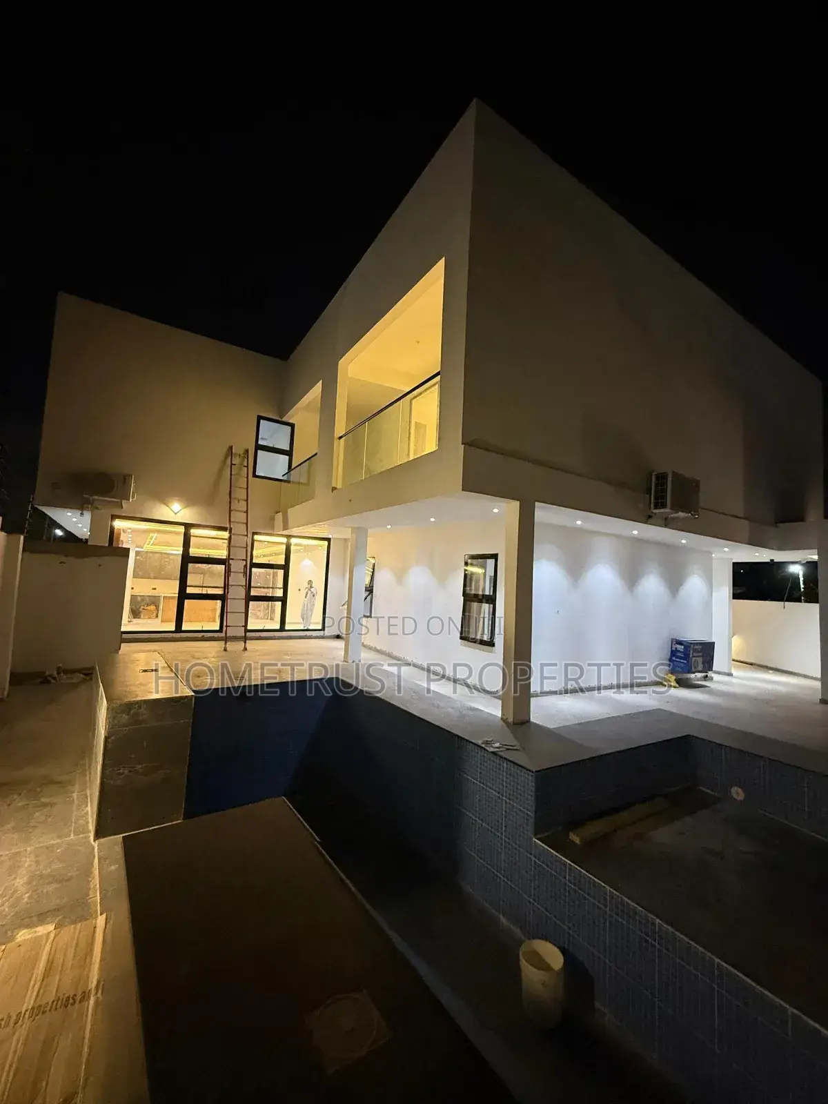 4bdrm Duplex in East Legon, American House for sale