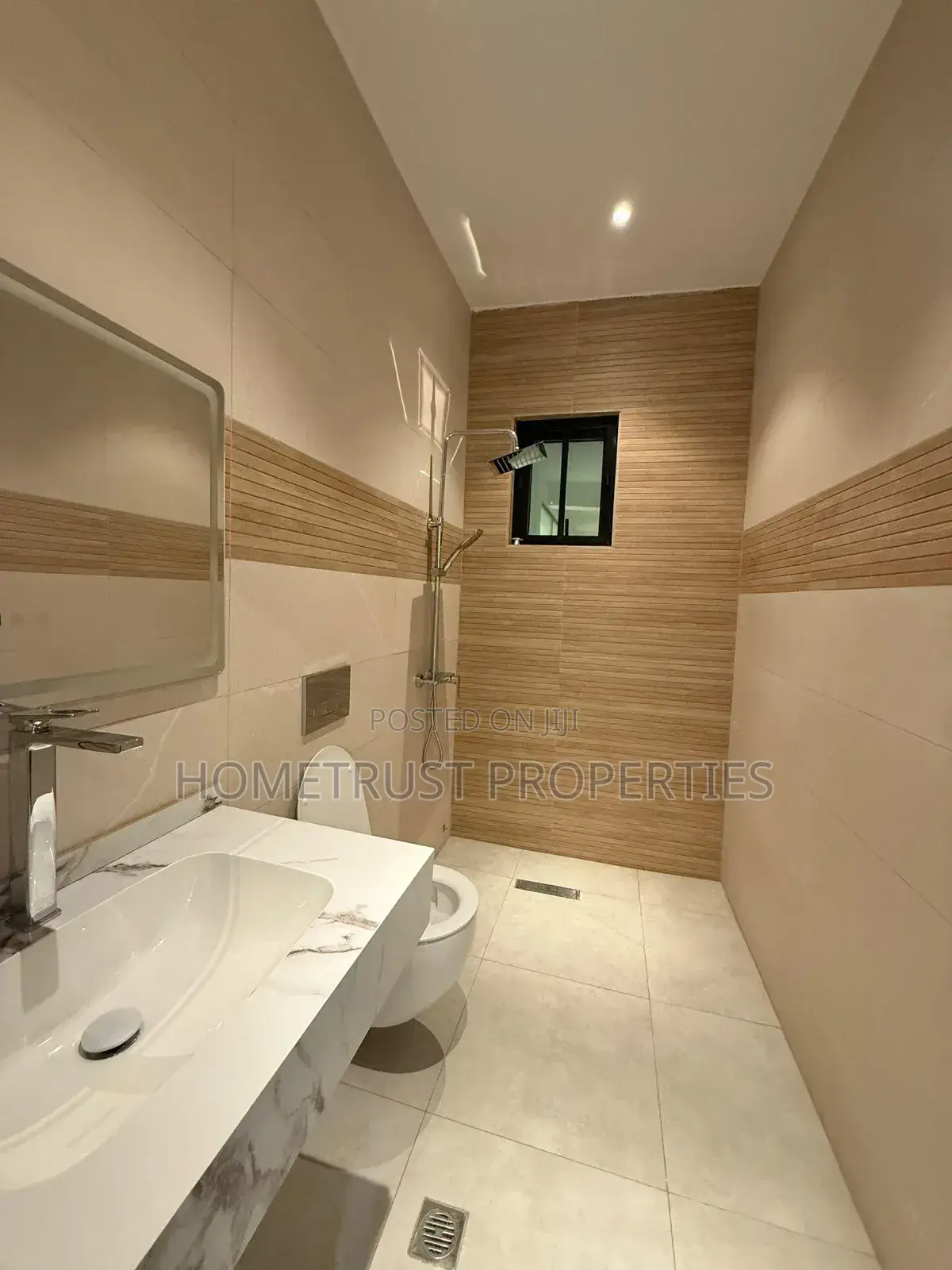 4bdrm Duplex in East Legon, American House for sale