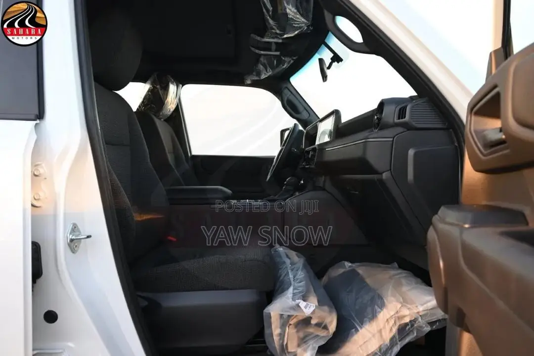 Toyota Land Cruiser Lc300 2024 White