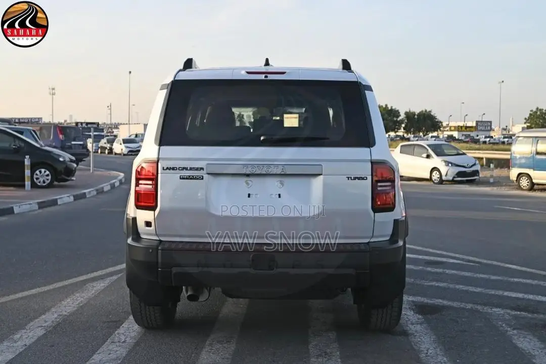 Toyota Land Cruiser Lc300 2024 White