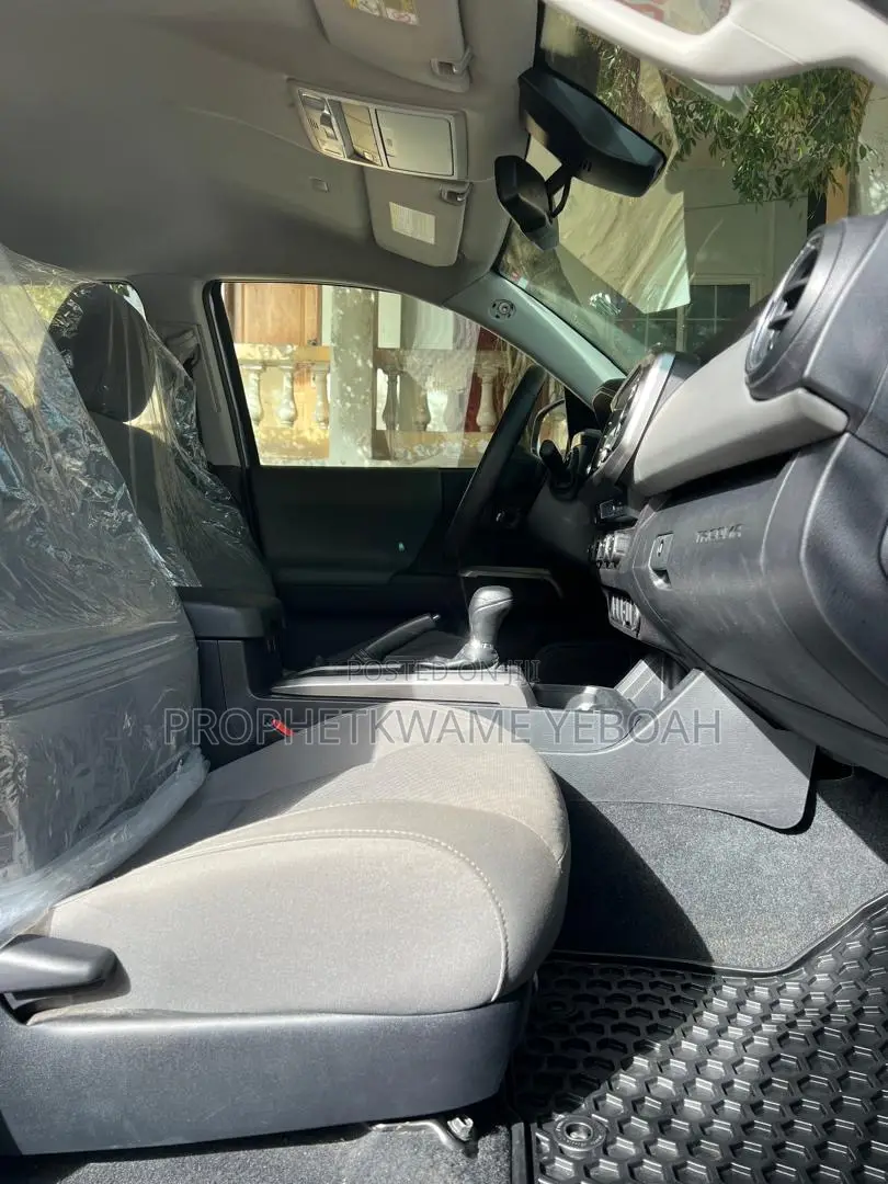 Toyota Tacoma SR Double Cab 5' Bed V6 AT 2023 Silver