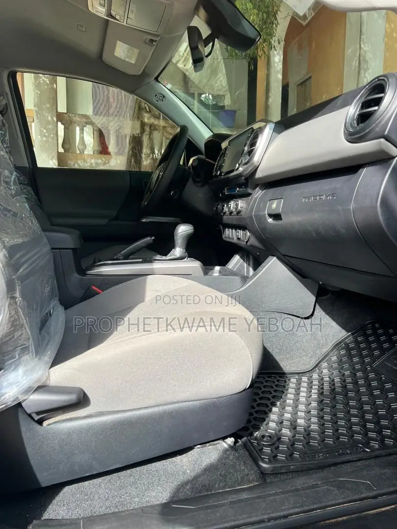 Toyota Tacoma SR Double Cab 5' Bed V6 AT 2023 Silver