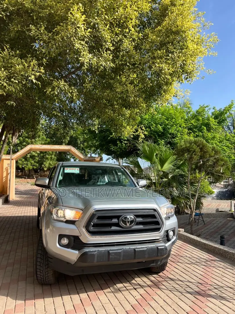 Toyota Tacoma SR Double Cab 5' Bed V6 AT 2023 Silver