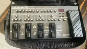 Boss Me-80 Guitar Multiple Effect Pedal