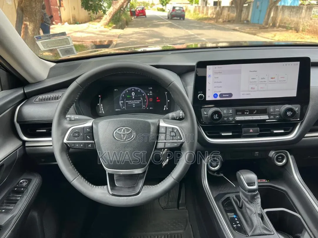 Toyota Grand Highlander Hybrid 2024 Black