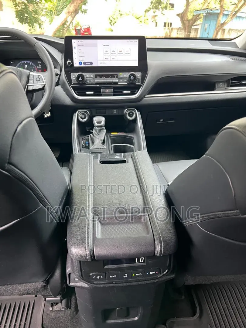 Toyota Grand Highlander Hybrid 2024 Black