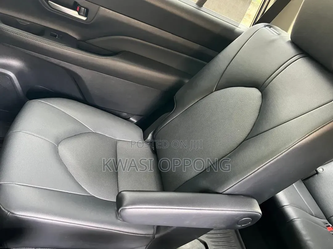 Toyota Grand Highlander Hybrid 2024 Black