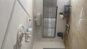 4bdrm Apartment in …, Pentecost for rent
