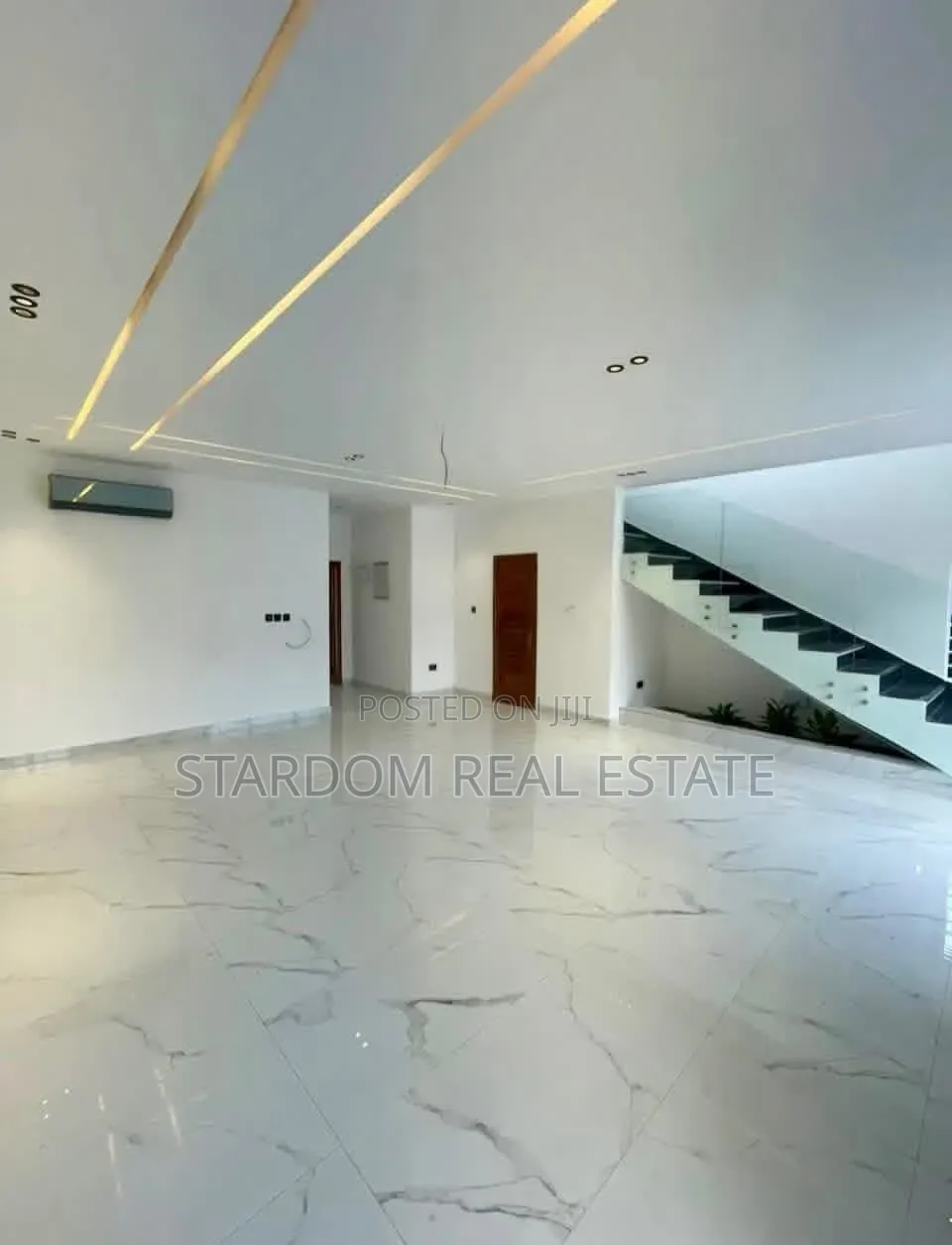 4bdrm Duplex in Ayi Mensah, Oyarifa Mall Area for sale