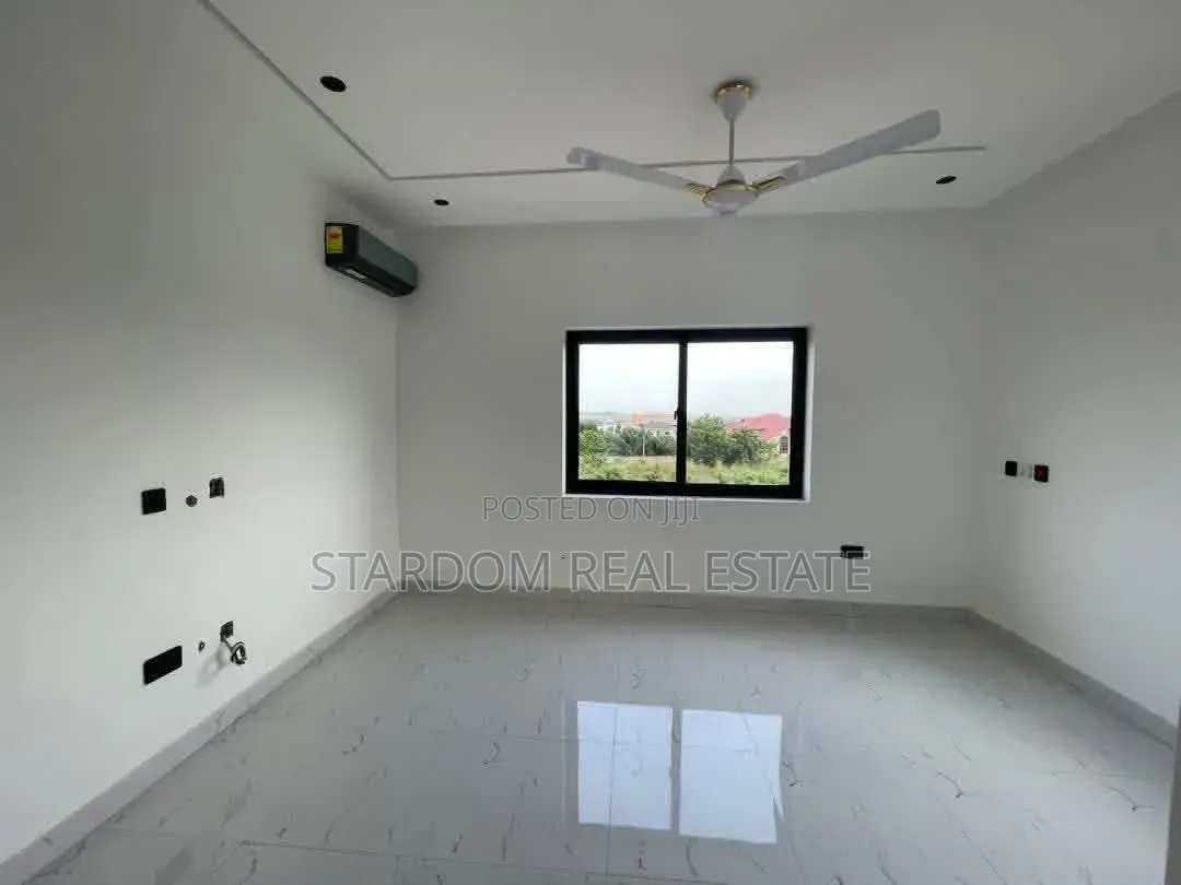 4bdrm Duplex in Ayi Mensah, Oyarifa Mall Area for sale