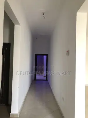 5bdrm House in Devtraco, Tema Metropolitan for rent