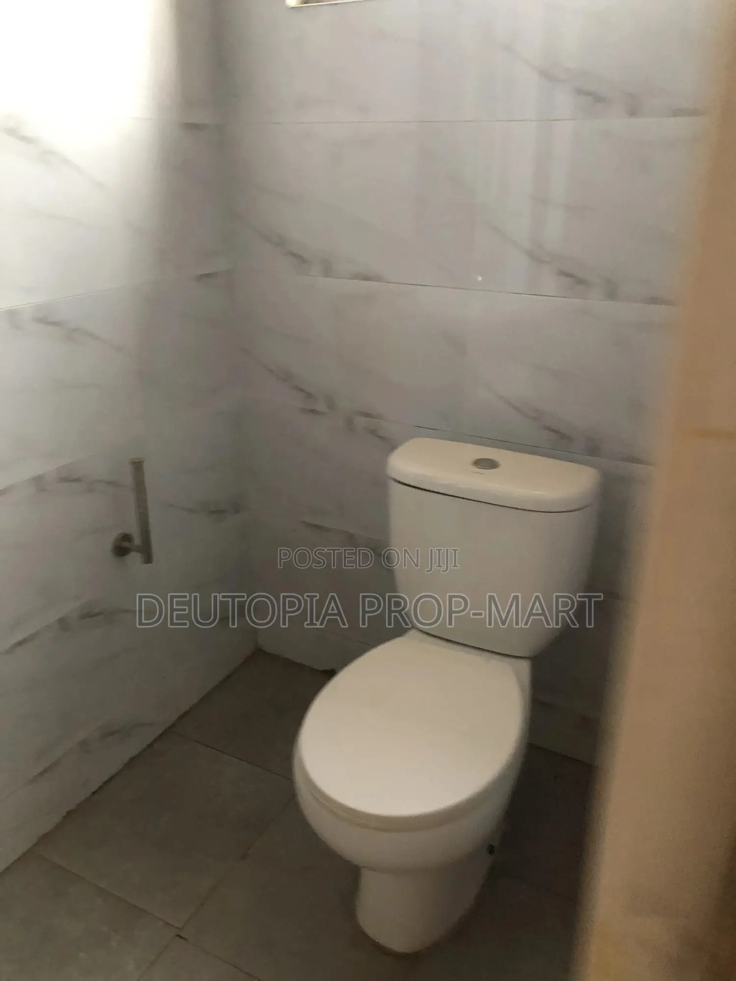 5bdrm House in Devtraco, Tema Metropolitan for rent
