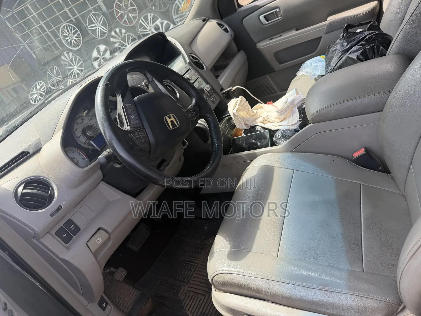 Honda Pilot Touring 4dr SUV 4WD (3.5L 6cyl 5A) 2009 Silver