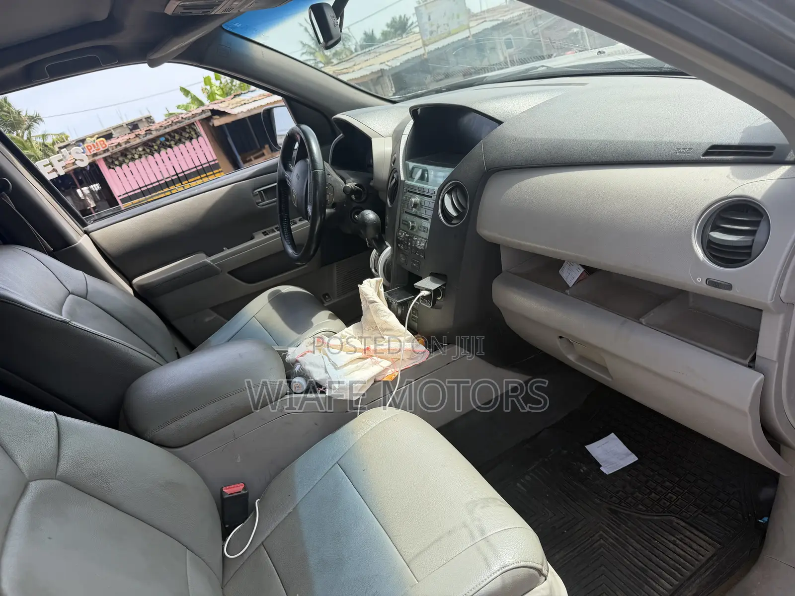 Honda Pilot Touring 4dr SUV 4WD (3.5L 6cyl 5A) 2009 Silver