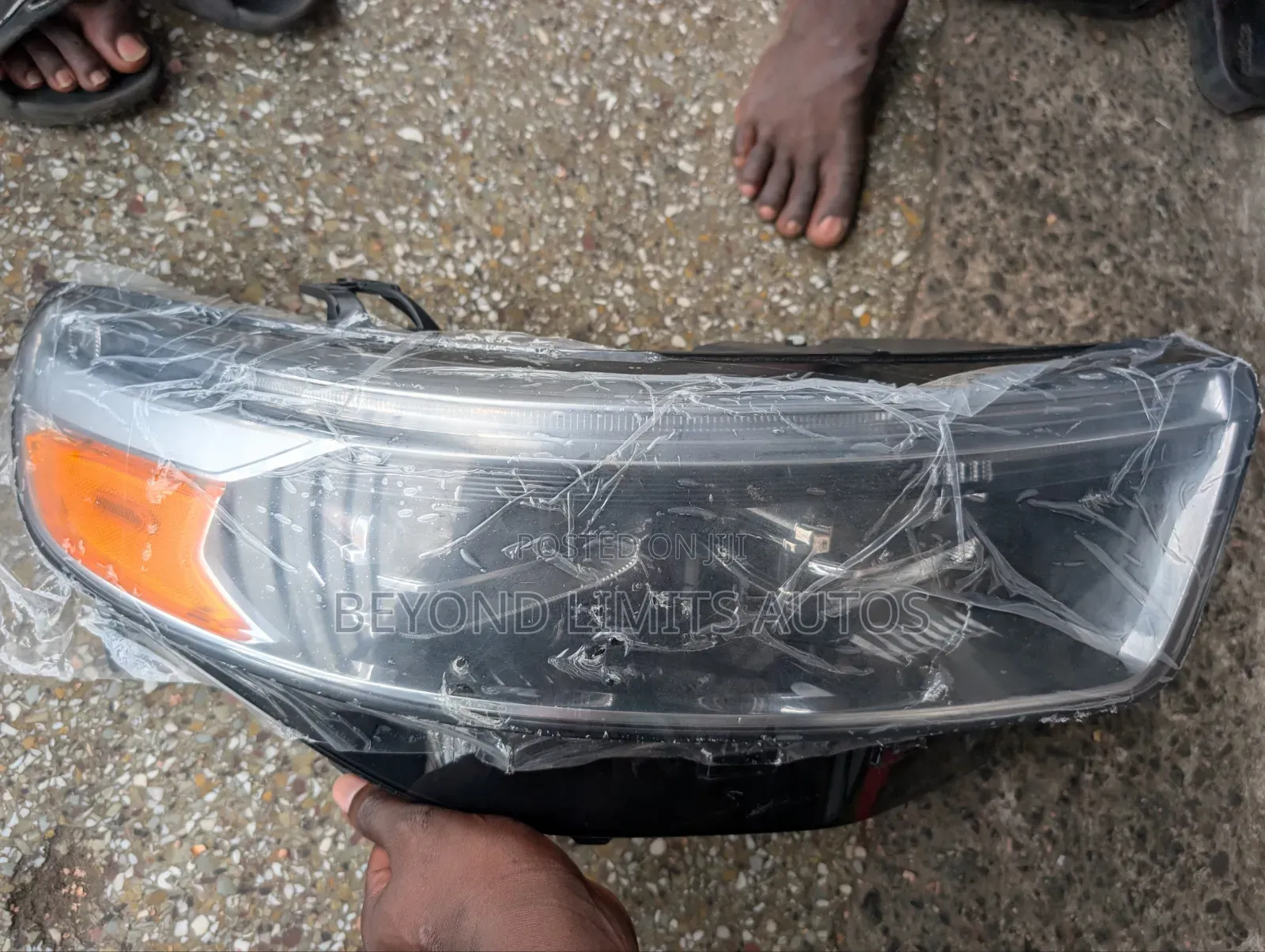 Ford Explorer 2020,2021,2022,2023,2024 Head Light / Headlight