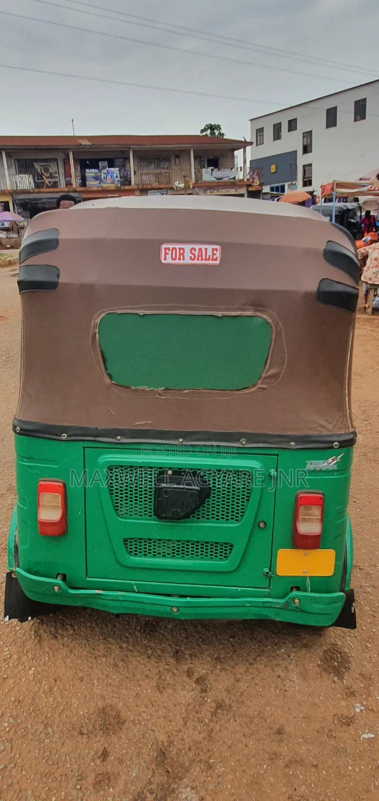 Bajaj RE 2025 Green