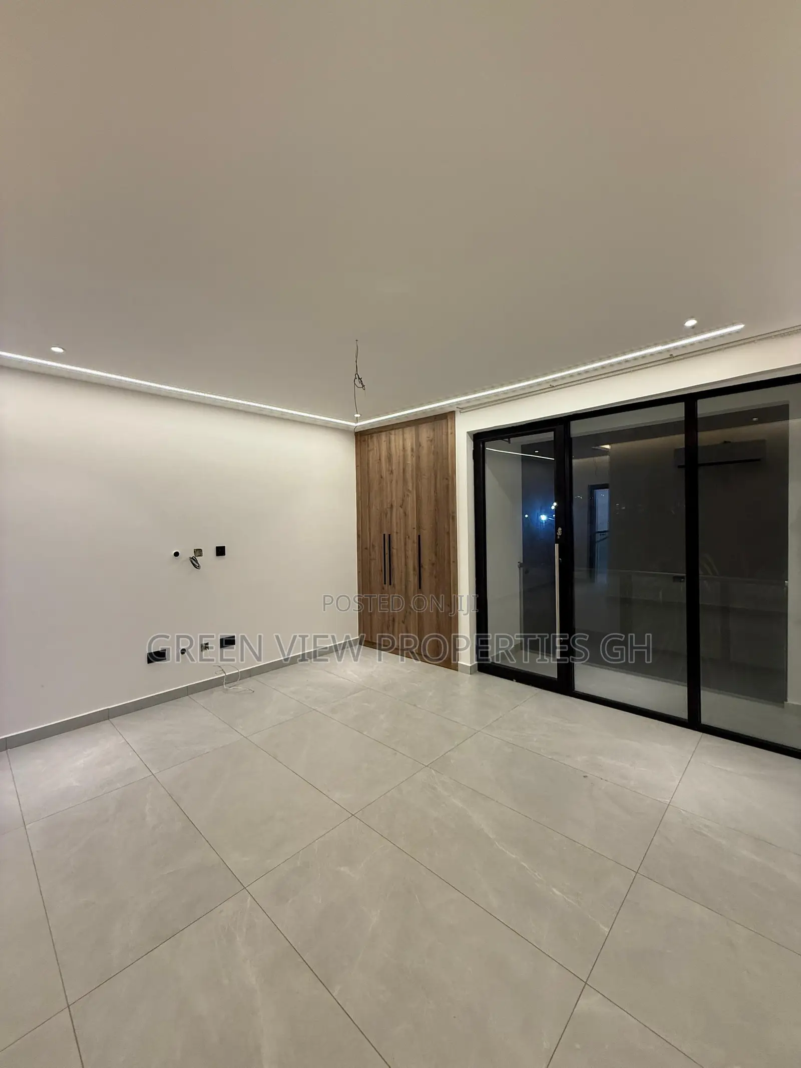 4bdrm Maisonette in Adjiriganor for sale