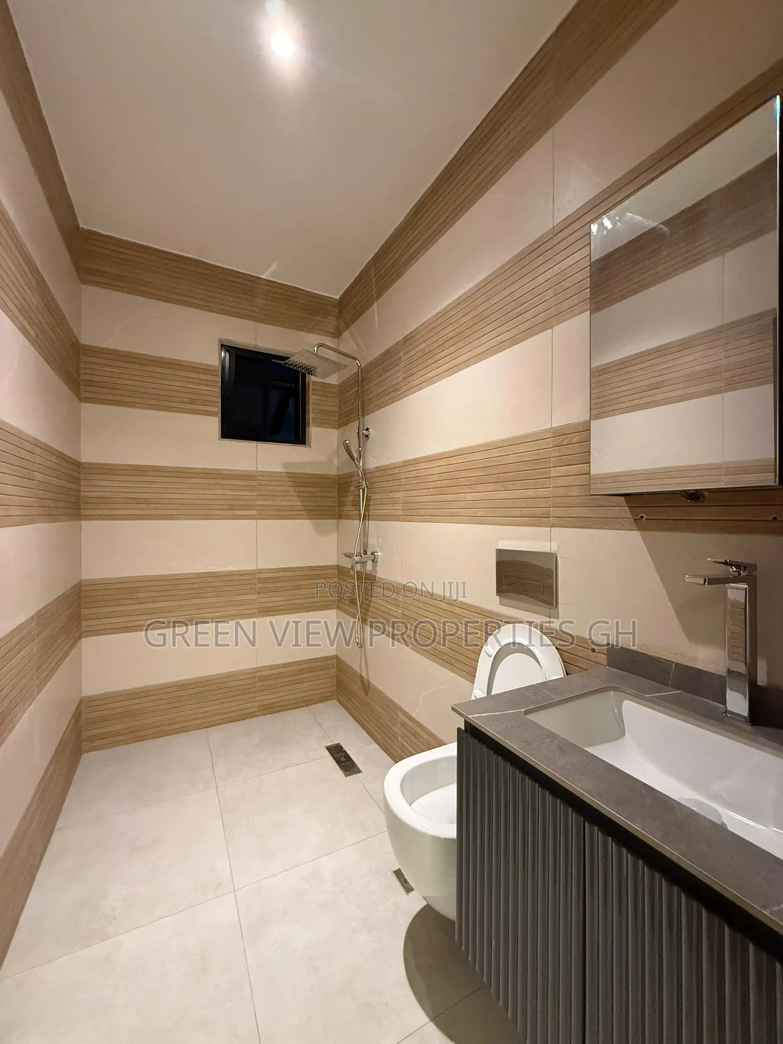 4bdrm Maisonette in Adjiriganor for sale