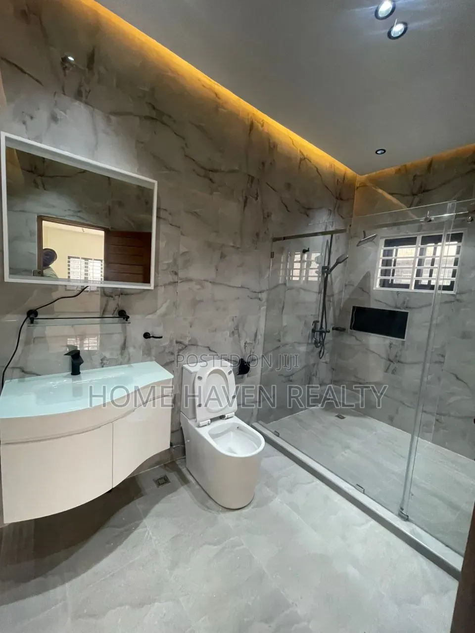 3bdrm House in Oyarifa for sale