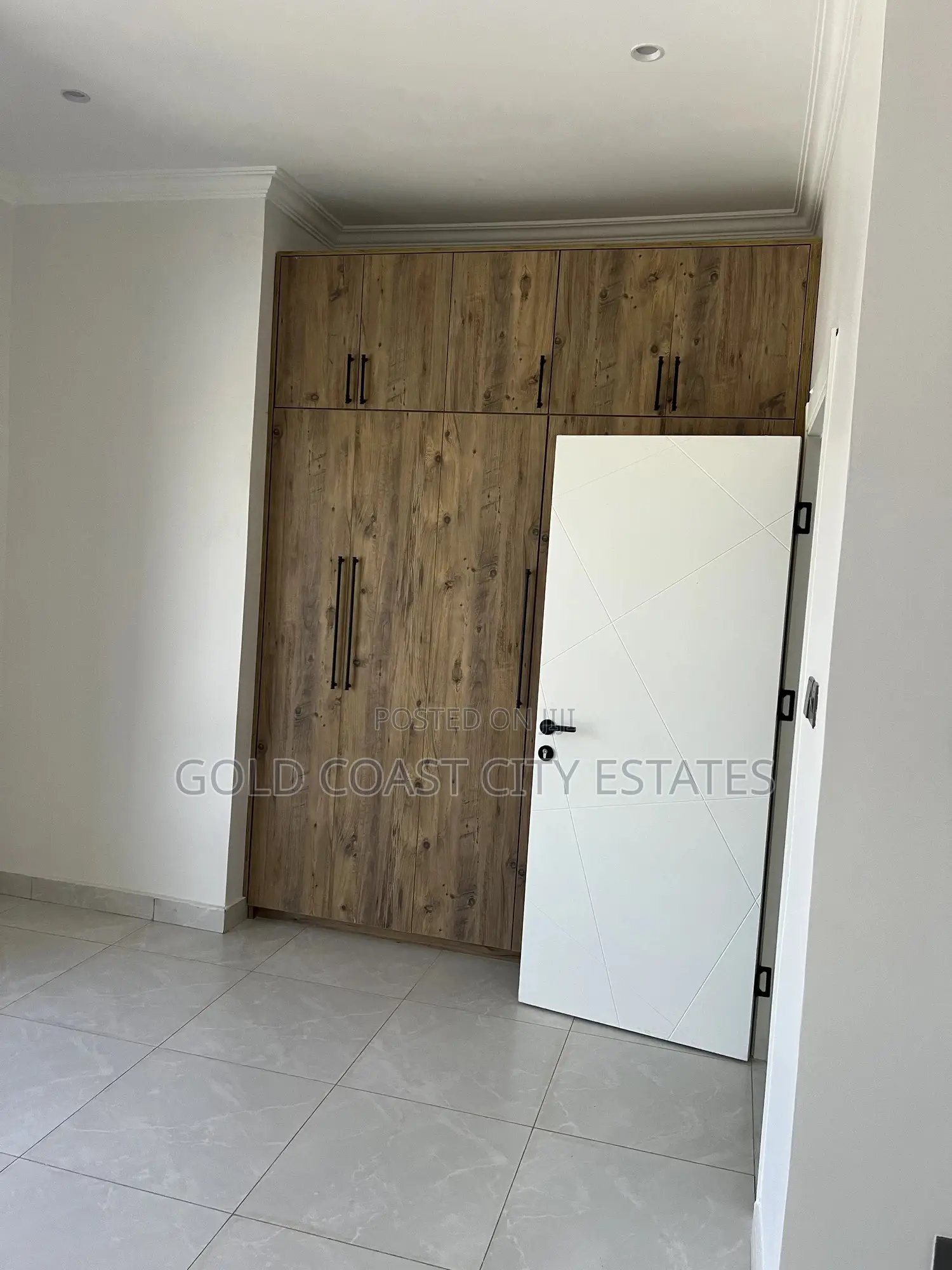 4bdrm House in Airport Residential Area for sale