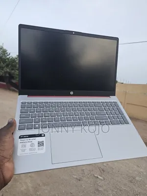 Laptop HP Pavilion 15-eh0050wm 8GB Intel Core i3 SSD 256GB