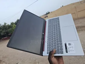 Laptop HP Pavilion 15-eh0050wm 8GB Intel Core i3 SSD 256GB