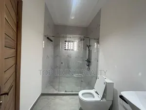 3bdrm Bungalow in Ayi Mensa, Oyarifa for sale