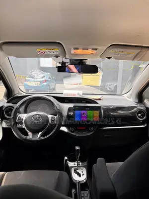 Toyota Vitz 1.3 FWD 5dr 2016 Gray
