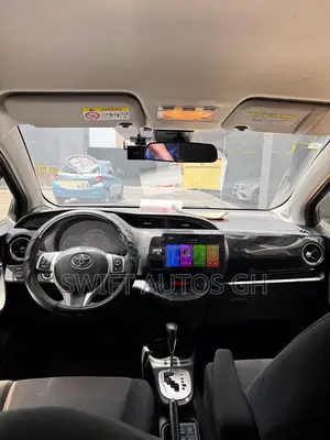 Toyota Vitz 1.3 FWD 5dr 2016 Gray