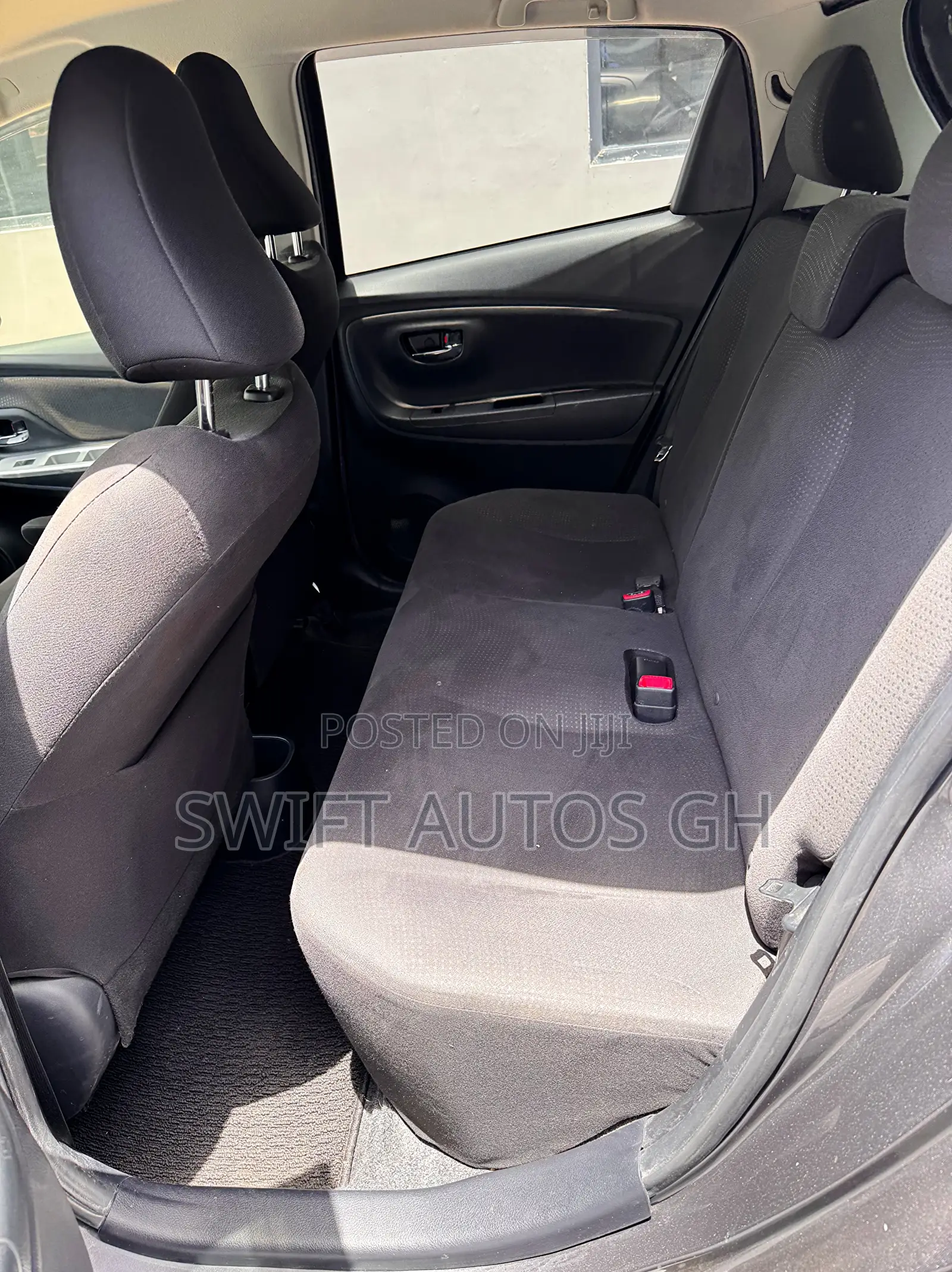 Toyota Vitz 1.3 FWD 5dr 2016 Gray