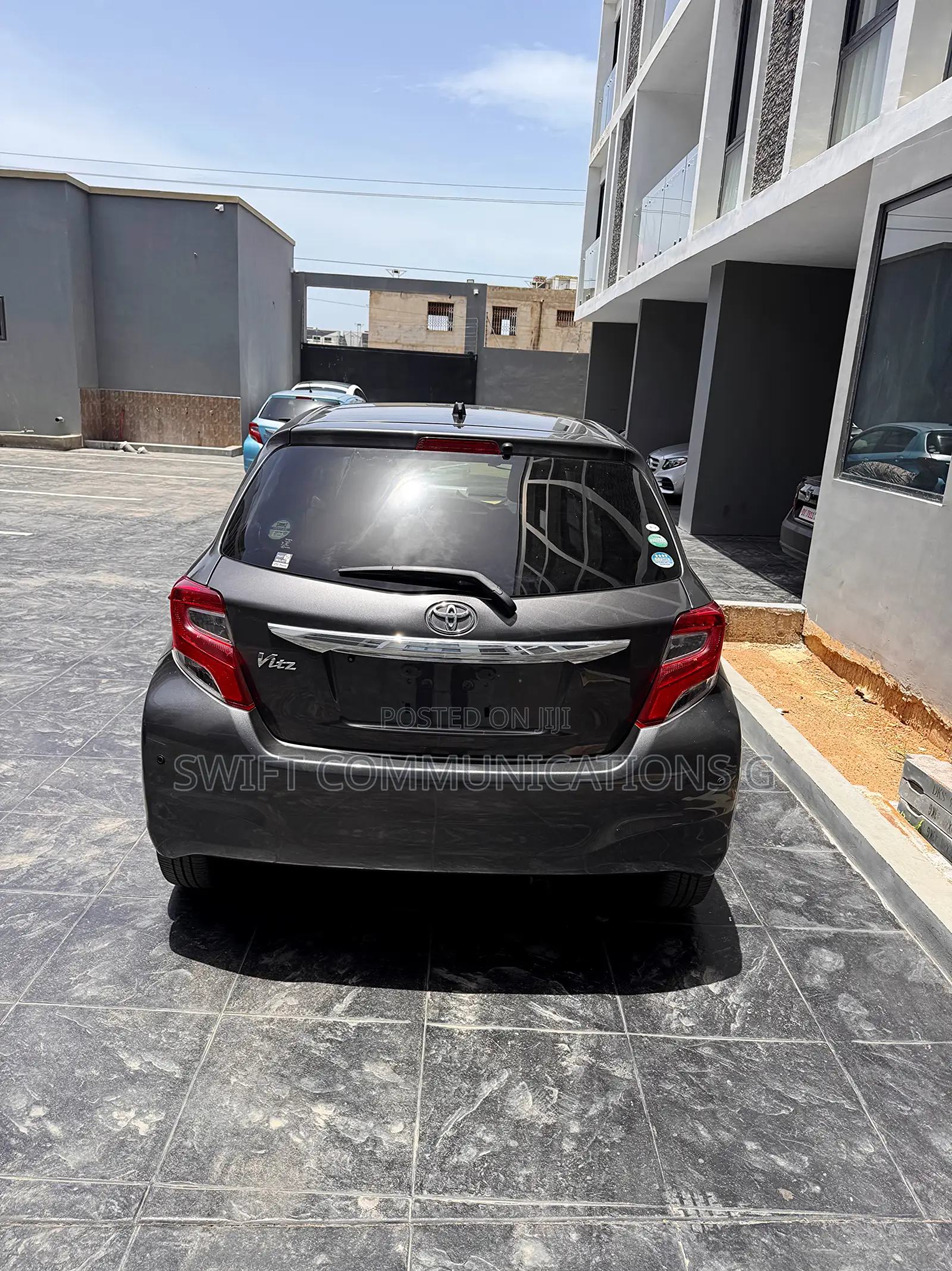 Toyota Vitz 1.3 FWD 5dr 2016 Gray